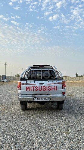 Mitsubishi L200 2007, 290,000 km - 2.5 l - Gəncə