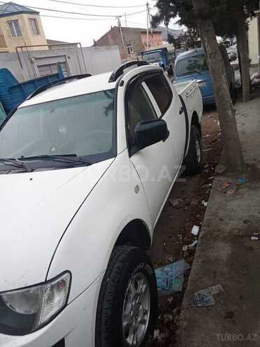 Mitsubishi L200 2013, 350,000 km - 2.5 l - Bakı