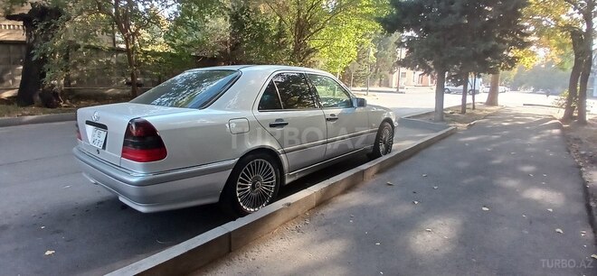 Mercedes C 240 1999, 344,000 km - 2.4 l - Yevlax