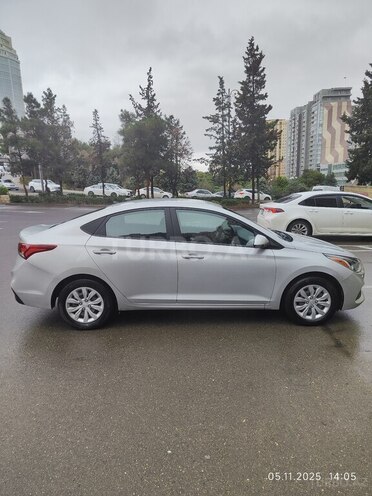 Hyundai Accent 2021, 110,473 km - 1.6 л - Bakı
