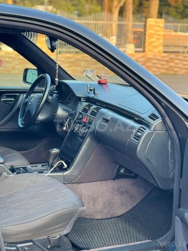 Mercedes E 230 1995, 559,500 km - 2.3 l - Astara