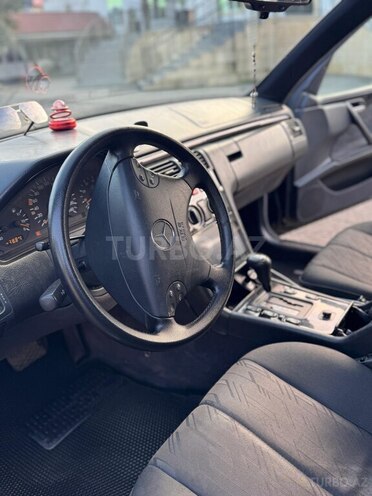 Mercedes E 230 1995, 559,500 km - 2.3 l - Astara