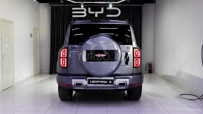 BYD Leopard 5-4