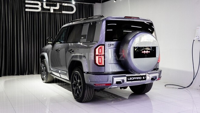 BYD Leopard 5-2