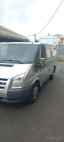 Ford Transit-4