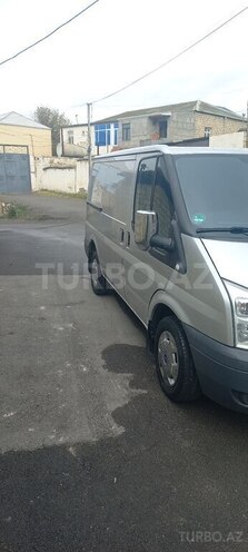 Ford Transit-5