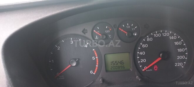 Ford Transit-16