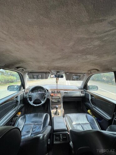 Mercedes E 200 1999, 413,000 km - 2.0 л - Gəncə