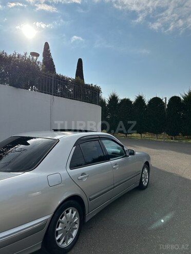 Mercedes E 220 2000, 325,000 km - 2.2 l - Ağcabədi