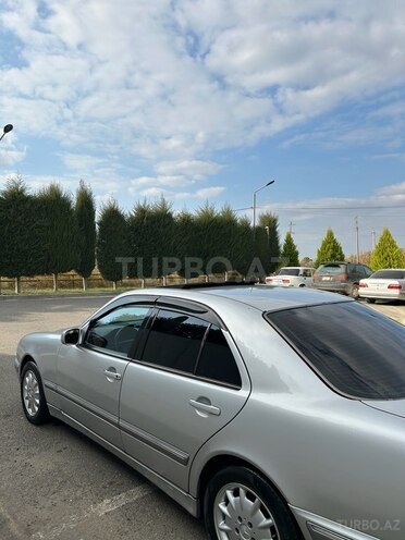 Mercedes E 220 2000, 325,000 km - 2.2 l - Ağcabədi