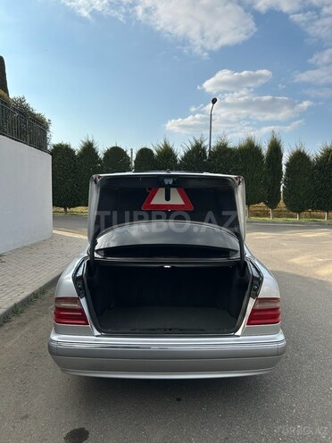 Mercedes E 220 2000, 325,000 km - 2.2 l - Ağcabədi