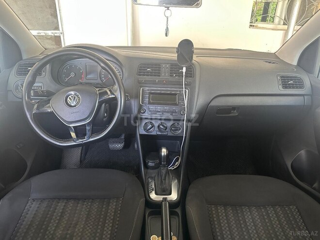 Volkswagen Polo 2015, 136,000 km - 1.6 l - Bakı