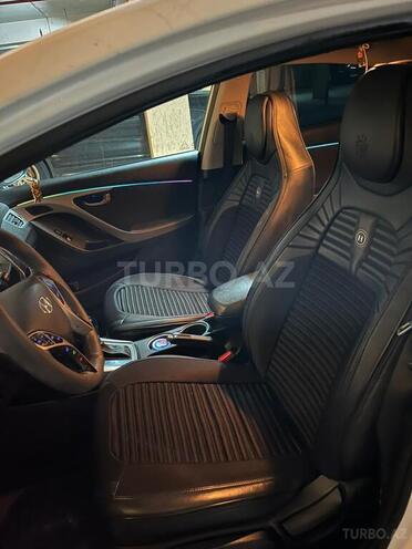 Hyundai Elantra 2015, 134,684 km - 1.8 л - Bakı