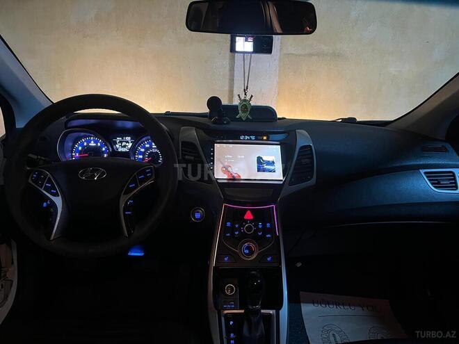 Hyundai Elantra 2015, 134,684 km - 1.8 л - Bakı