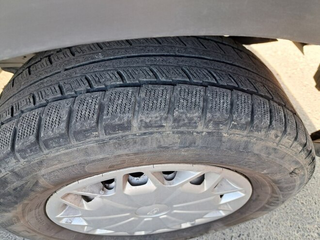 Ford Transit-4
