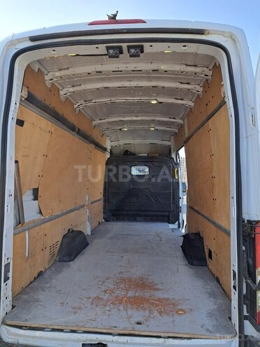 Ford Transit-6