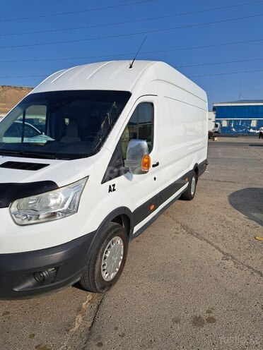 Ford Transit-7