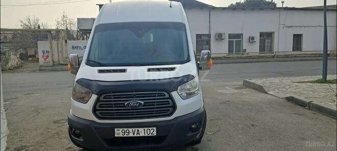 Ford Transit-8