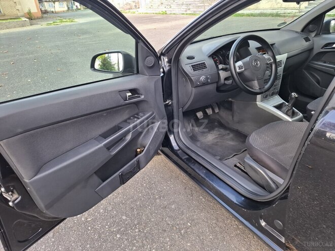 Opel Astra 2009, 235,000 km - 1.6 l - İsmayıllı