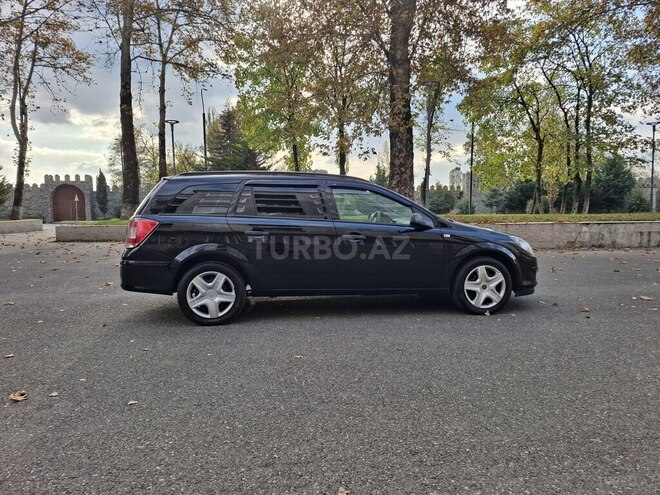 Opel Astra 2009, 235,000 km - 1.6 l - İsmayıllı
