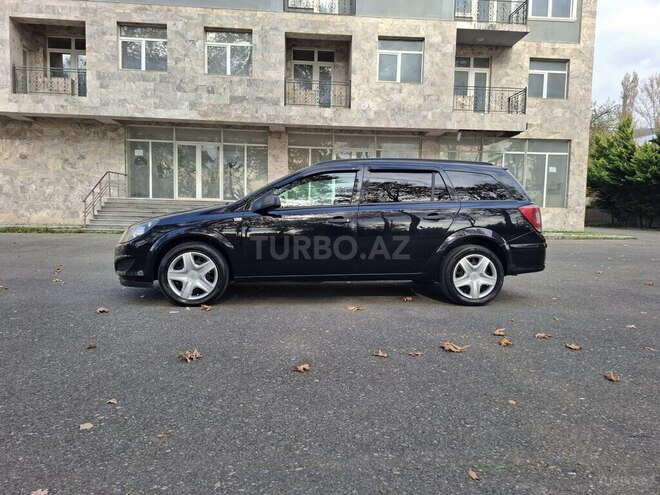 Opel Astra 2009, 235,000 km - 1.6 l - İsmayıllı