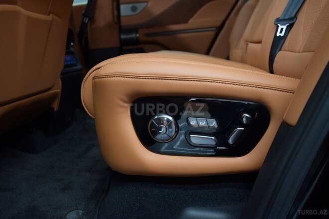 BYD Yangwang U8-4
