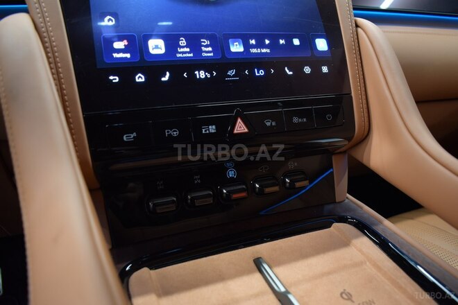 BYD Yangwang U8-8