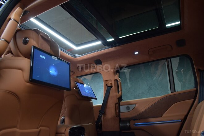 BYD Yangwang U8-17