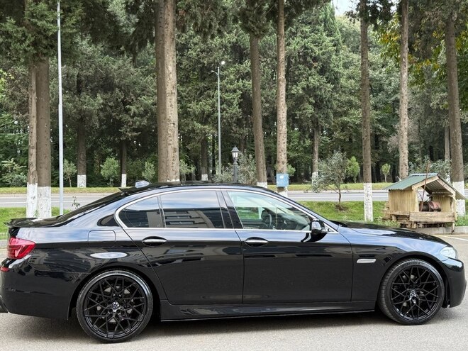 BMW 528 2014, 240,000 km - 2.0 l - Masallı