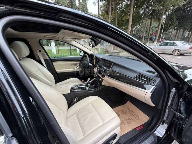 BMW 528 2014, 240,000 km - 2.0 l - Masallı