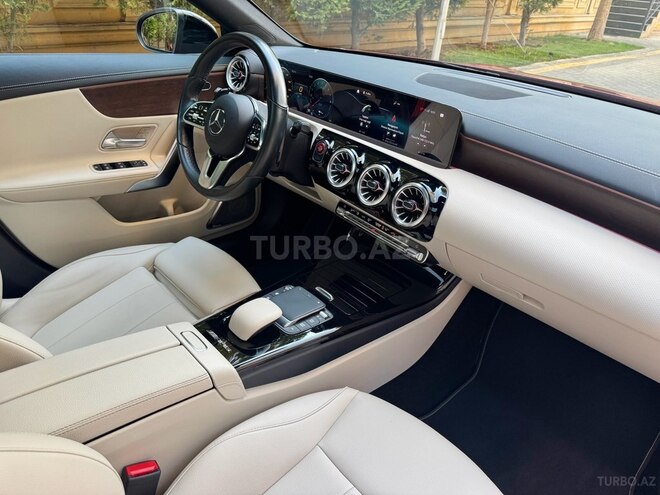Mercedes CLA 250 e-18