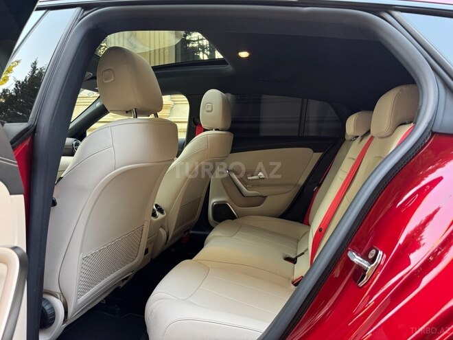 Mercedes CLA 250 e-12