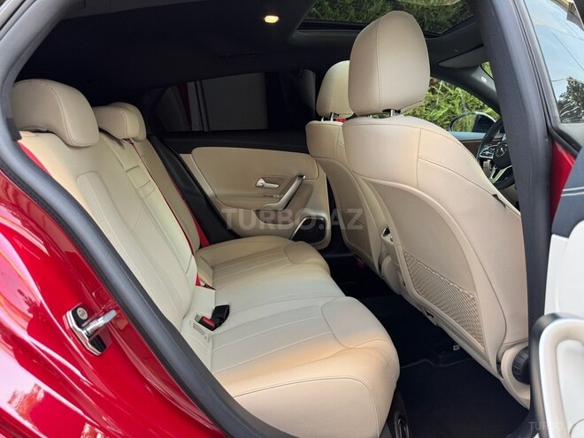 Mercedes CLA 250 e-19