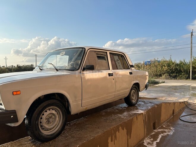 LADA (VAZ) 2107 2004, 29,564 km - 1.6 l - Saatlı