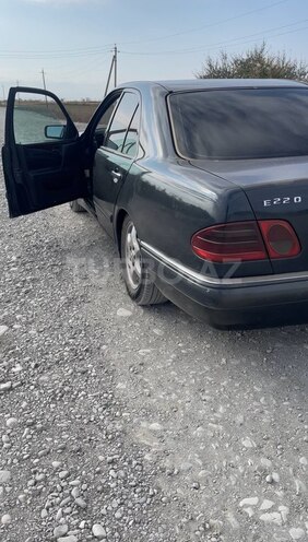 Mercedes E 220 1998, 400,000 km - 2.2 l - Bakı