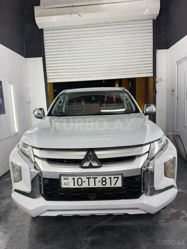 Mitsubishi L200 2019, 131,000 km - 2.4 л - Bakı
