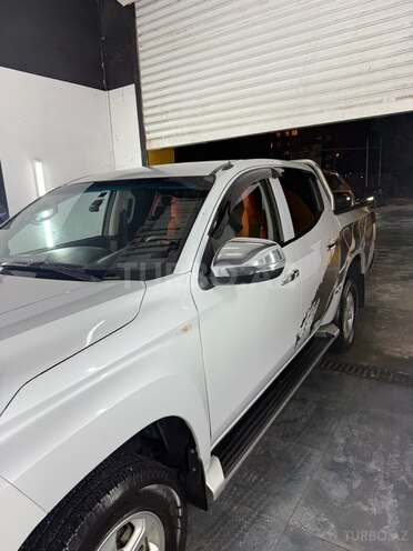 Mitsubishi L200 2019, 131,000 km - 2.4 л - Bakı