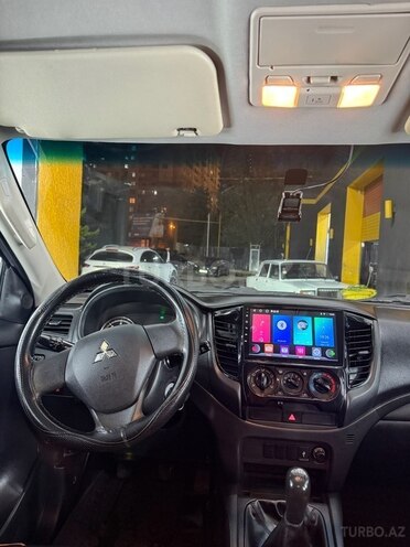 Mitsubishi L200 2019, 131,000 km - 2.4 л - Bakı
