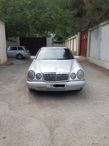 Mercedes E 200 1997, 290,000 km - 2.0 l - Bakı