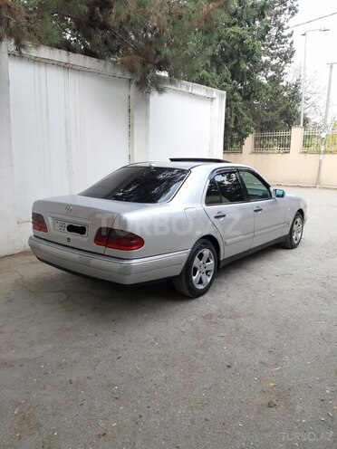 Mercedes E 200 1997, 290,000 km - 2.0 l - Bakı