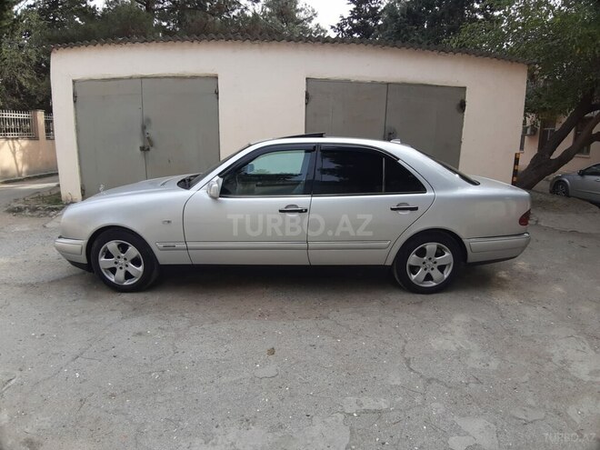 Mercedes E 200 1997, 290,000 km - 2.0 l - Bakı