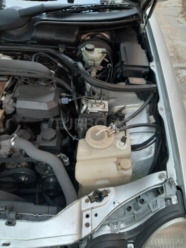 Mercedes E 200 1997, 290,000 km - 2.0 l - Bakı