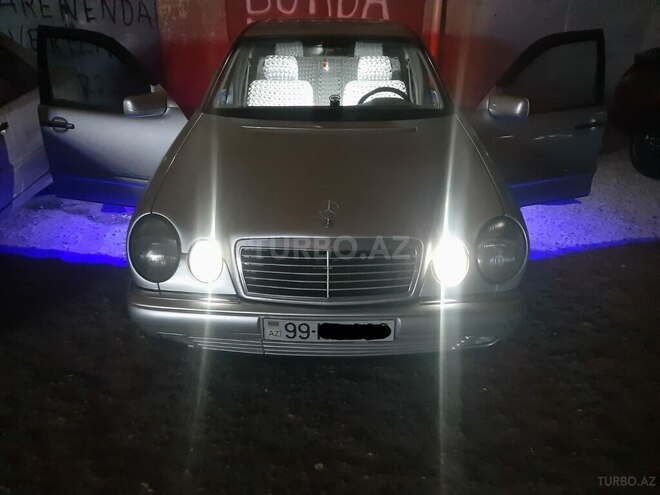 Mercedes E 200 1997, 290,000 km - 2.0 l - Bakı