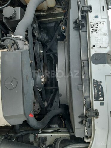Mercedes E 200 1997, 290,000 km - 2.0 l - Bakı