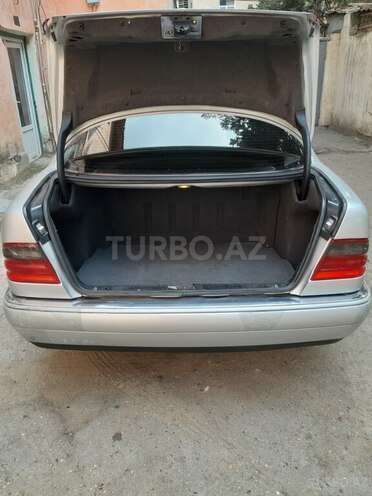 Mercedes E 200 1997, 290,000 km - 2.0 l - Bakı