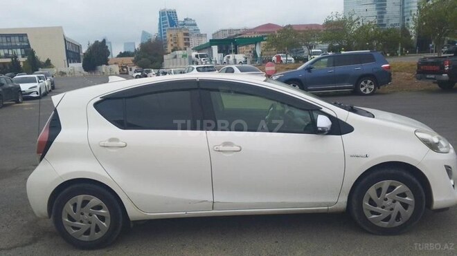 Toyota Aqua 2017, 220,000 km - 1.5 l - Bakı