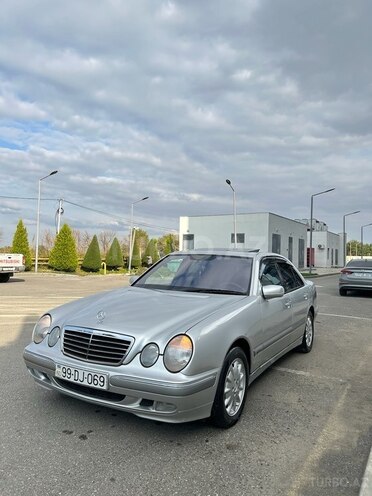 Mercedes E 220 2000, 325,000 km - 2.2 l - Ağcabədi
