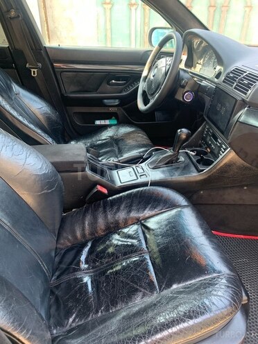 BMW 528 2000, 322,180 km - 2.8 л - Cəlilabad