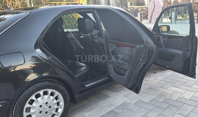 Mercedes E 240 2000, 256,705 km - 2.4 l - Sabirabad