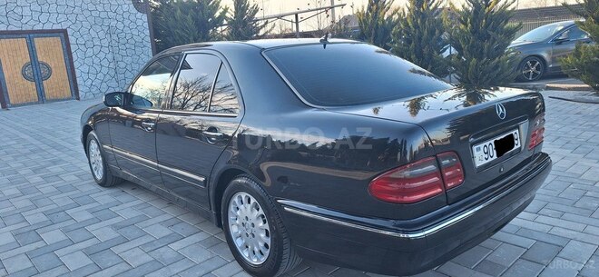 Mercedes E 240 2000, 256,705 km - 2.4 l - Sabirabad